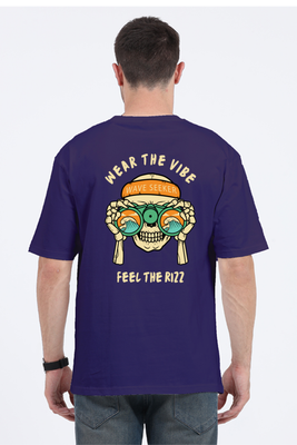 A skull with binoculars and the text Wear the Vibe Feel the Rizz on the back – Oversized T-shirt by Rizz Studio