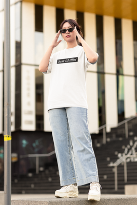 Just Chillin' – Oversized T-Shirt