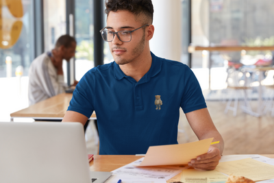 Rizz Bear College Drip – Polo T-Shirt